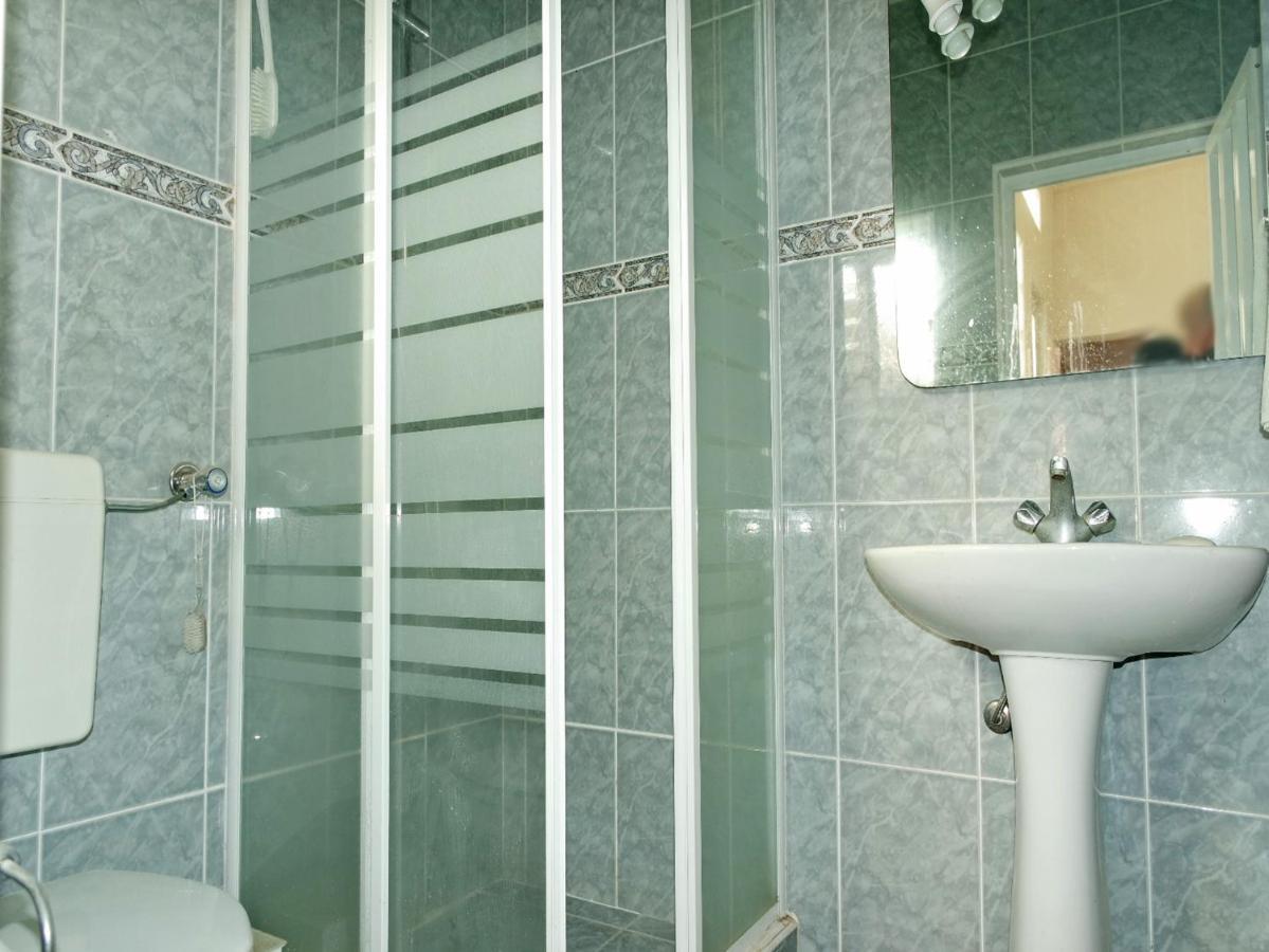 C01 - Blue Door City Apartment Lagos Luaran gambar